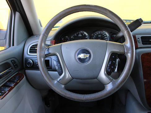 Used 2012 Chevrolet Tahoe LTZ RWD image 32