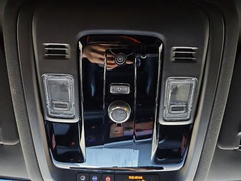 Used 2026 Chevrolet Tahoe LT RWD image 28