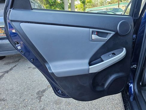 Used 2015 Toyota Prius Four w/ Deluxe Solar Roof Package image 13