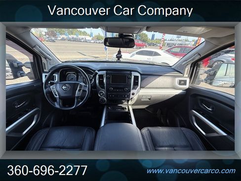 Used 2019 Nissan Titan PRO-4X w/ Pro-4x Convenience Package AWD/4WD image 17