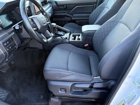 Used 2025 Toyota Tacoma SR5 image 33