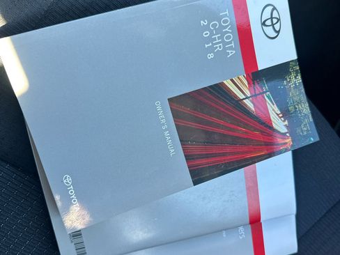 Used 2018 Toyota C-HR XLE image 21