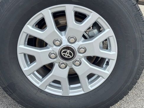 Used 2025 Toyota Tacoma SR image 8