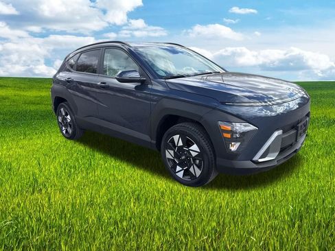 Used 2024 Hyundai Kona SEL w/ Convenience Package image 3