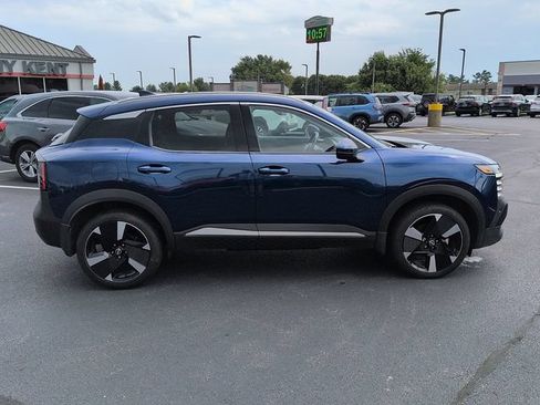 Used 2025 Nissan Kicks SR FWD image 8