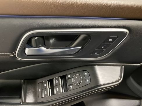 Certified 2023 Nissan Rogue Platinum AWD/4WD image 10