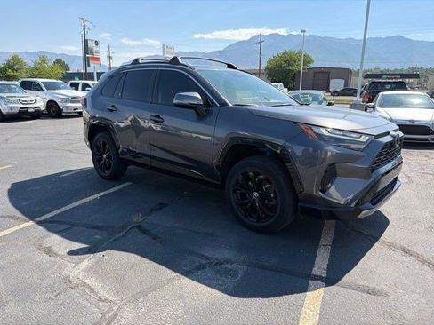 Used 2024 Toyota RAV4 SE w/ Convenience Package AWD/4WD image 3