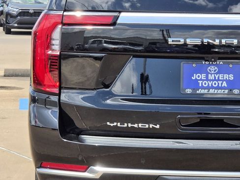 Used 2025 GMC Yukon XL Denali w/ Sun & Power Step Package AWD/4WD image 10