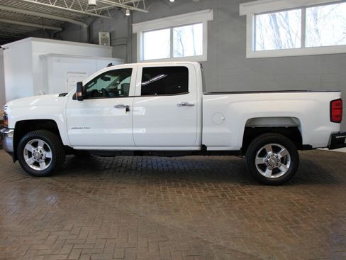 Used 2019 Chevrolet Silverado 2500 W/T w/ Snow Plow Prep Package image 4