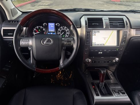 Used 2014 Lexus GX 460 image 15