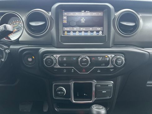 Used 2023 Jeep Wrangler Sport image 19