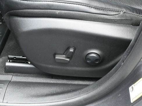 Used 2022 Jeep Cherokee Trailhawk w/ Premium Leather Package AWD/4WD image 11