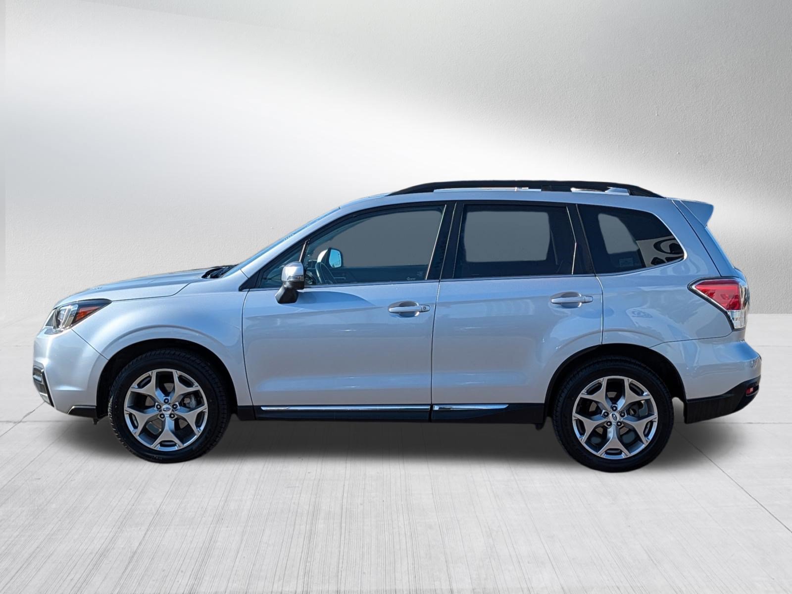 Used 2017 Subaru Forester 2.5i Touring AWD/4WD image 4