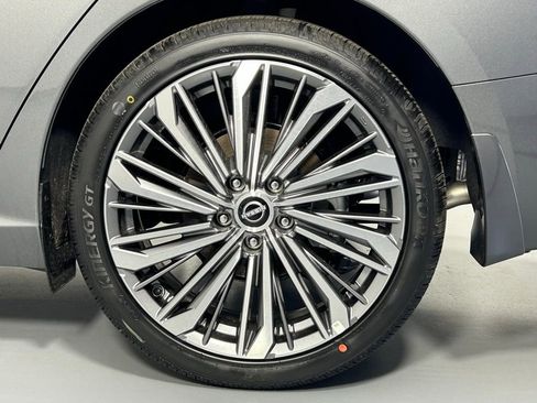 Used 2025 Nissan Altima 2.5 SL image 34