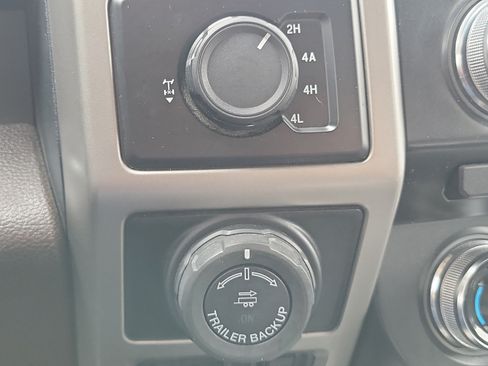Used 2016 Ford F150 King Ranch w/ Equipment Group 601A Luxury AWD/4WD image 27