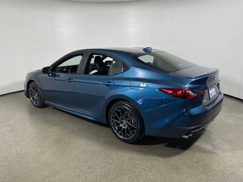 Certified 2025 Toyota Camry SE image 5