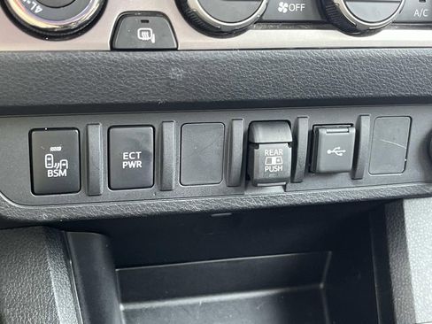 Used 2023 Toyota Tacoma SR5 w/ Technology Package image 33