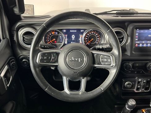 Used 2019 Jeep Wrangler Unlimited Sahara image 7