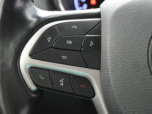 Used 2021 Jeep Grand Cherokee Laredo X image 19