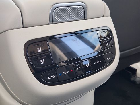 New 2026 Hyundai Ioniq 9 Limited AWD/4WD image 31