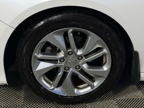 Used 2018 Honda Accord LX image 13