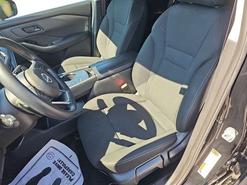 Used 2024 Nissan Rogue S FWD image 15