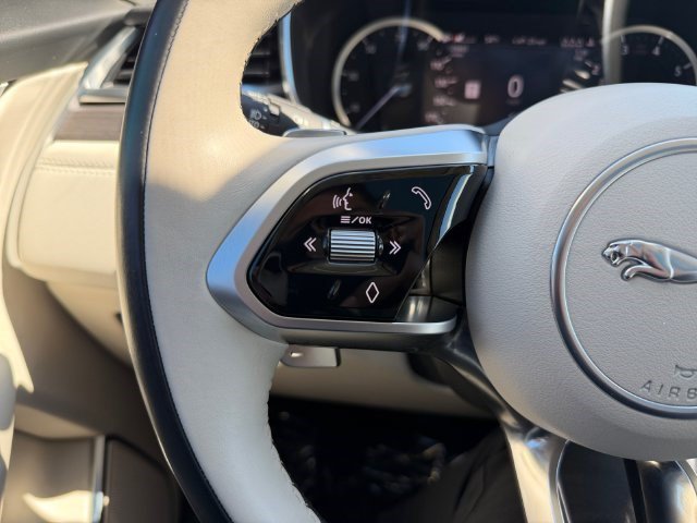 Used 2023 Jaguar F-PACE S AWD/4WD image 23
