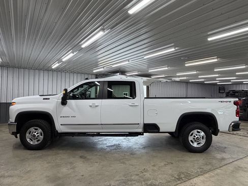 Used 2021 Chevrolet Silverado 2500 LT w/ All Star Edition image 4