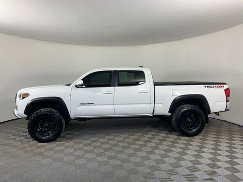 Used 2017 Toyota Tacoma TRD Off-Road w/ Tow Package image 6