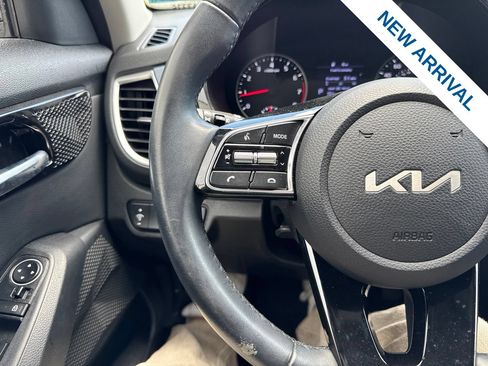 Used 2023 Kia Seltos S w/ Navigation Package AWD/4WD image 21