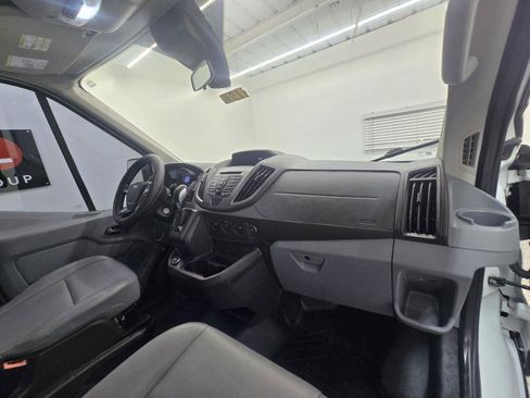 Used 2018 Ford Transit 250 148 Medium Roof RWD image 18