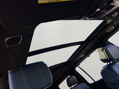 Used 2022 Jeep Grand Wagoneer Series II image 7