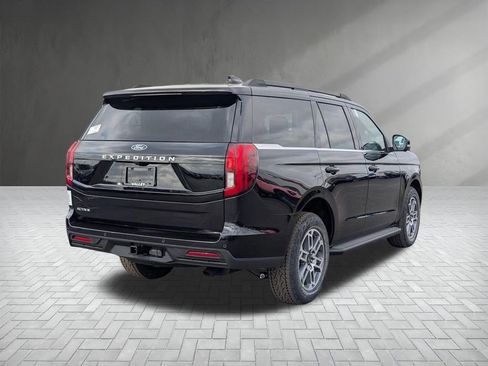 New 2026 Ford Expedition Active image 10
