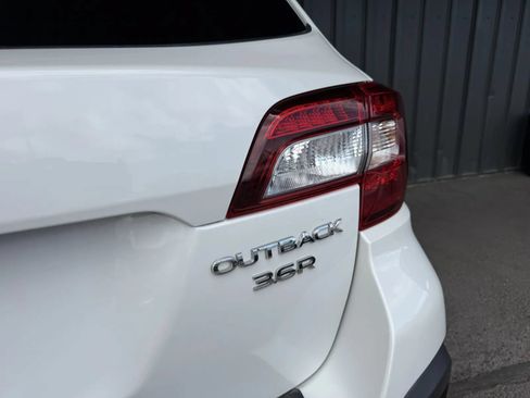 Used 2019 Subaru Outback 3.6R Touring w/ Popular Package #3A AWD/4WD image 38