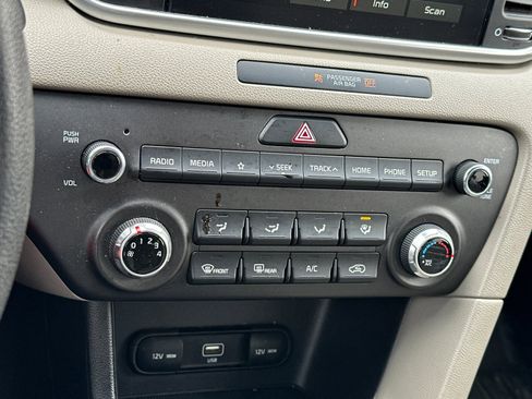 Used 2022 Kia Sportage LX image 20
