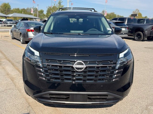 Used 2026 Nissan Pathfinder SV FWD image 2