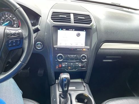 Used 2018 Ford Explorer XLT w/ Equipment Group 202A image 19