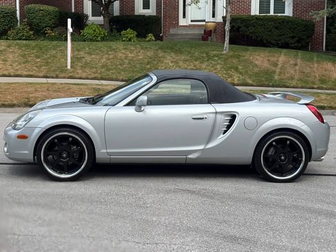 Used 2003 Toyota MR2 RWD image 6