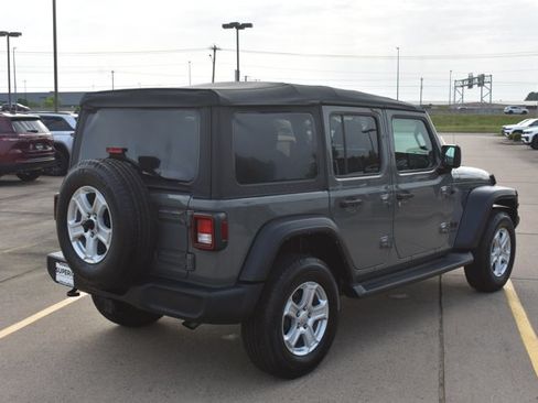 Used 2022 Jeep Wrangler Unlimited Sport AWD/4WD image 5