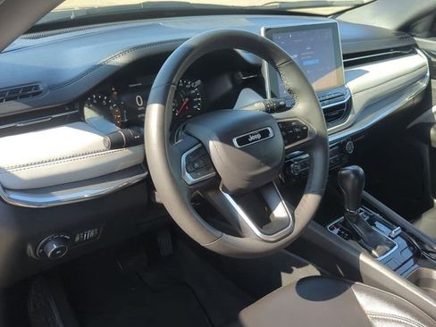 Used 2024 Jeep Compass Limited image 12