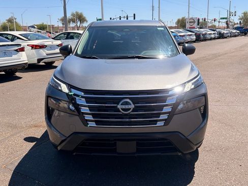 Used 2024 Nissan Rogue S FWD image 10