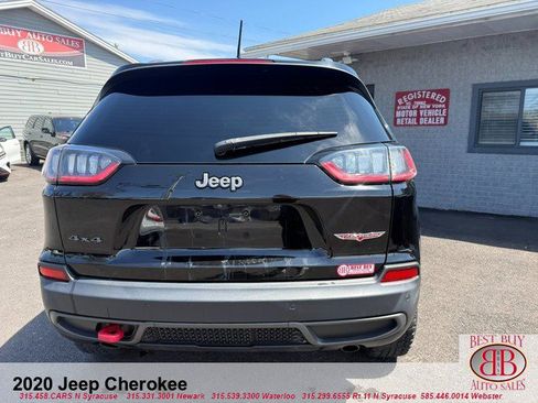 Used 2020 Jeep Cherokee Trailhawk w/ Cold Weather Group AWD/4WD image 4