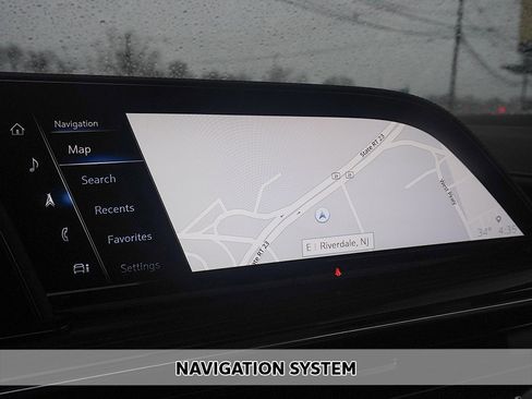 Used 2022 Cadillac Escalade Premium Luxury image 3