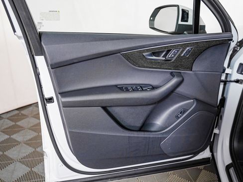 Used 2023 Audi Q7 2.0T Premium w/ Convenience Package image 24