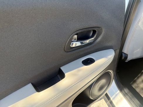 Used 2022 Honda HR-V LX image 20