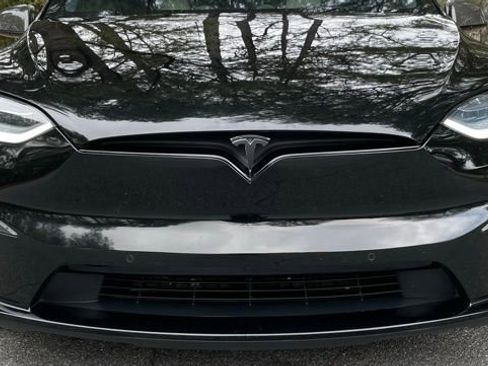 Used 2022 Tesla Model X Plaid image 12