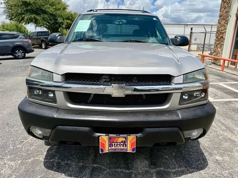 Used 2004 Chevrolet Avalanche 2500 w/ Preferred Equipment Group AWD/4WD image 8