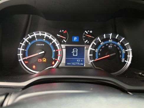 Used 2018 Toyota 4Runner SR5 image 14