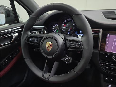 Certified 2025 Porsche Macan Turbo image 14