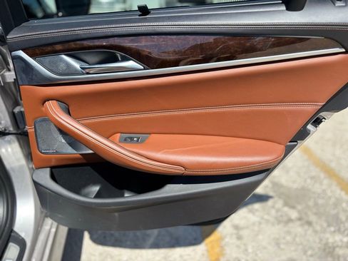 Used 2019 BMW M550i xDrive w/ Dynamic Handling Package image 19